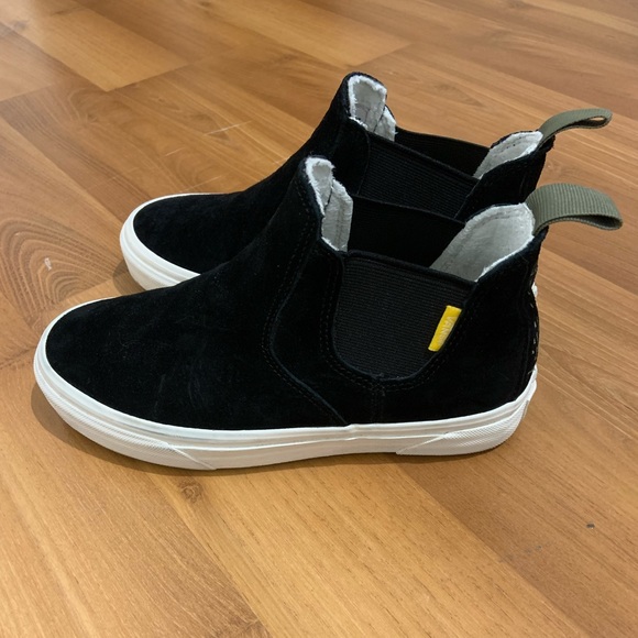 Vans Stay True Hi MTE all weather slip on - Picture 2 of 9